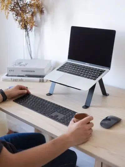 Réhausseur d'ordinateur - Slean - Accessoires télétravail – Image 2