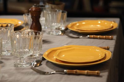 Assiette en porcelaine moderne à dessert octogonale - Ogre la Fabrique - Vaisselle - jaune – Image 2