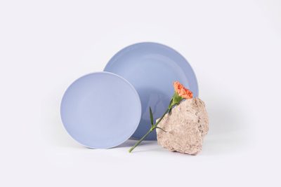 Assiette en porcelaine moderne plate ronde - Ogre la Fabrique - Vaisselle - 25cm bleu – Image 3